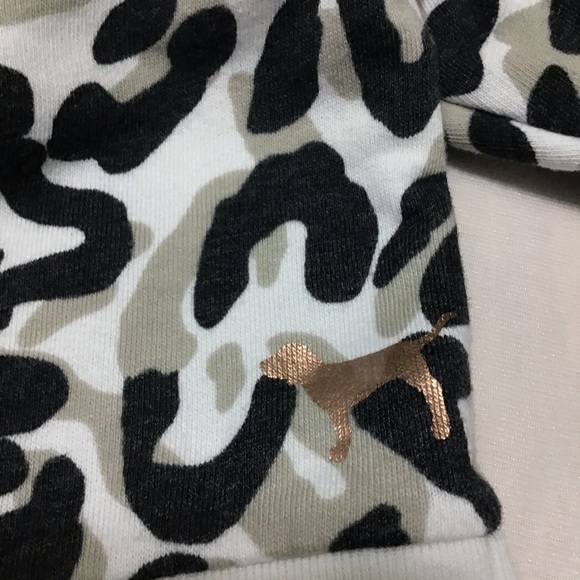 PINK Victoria’s Secret Cheetah Legging Crew - Picture 4 of 8